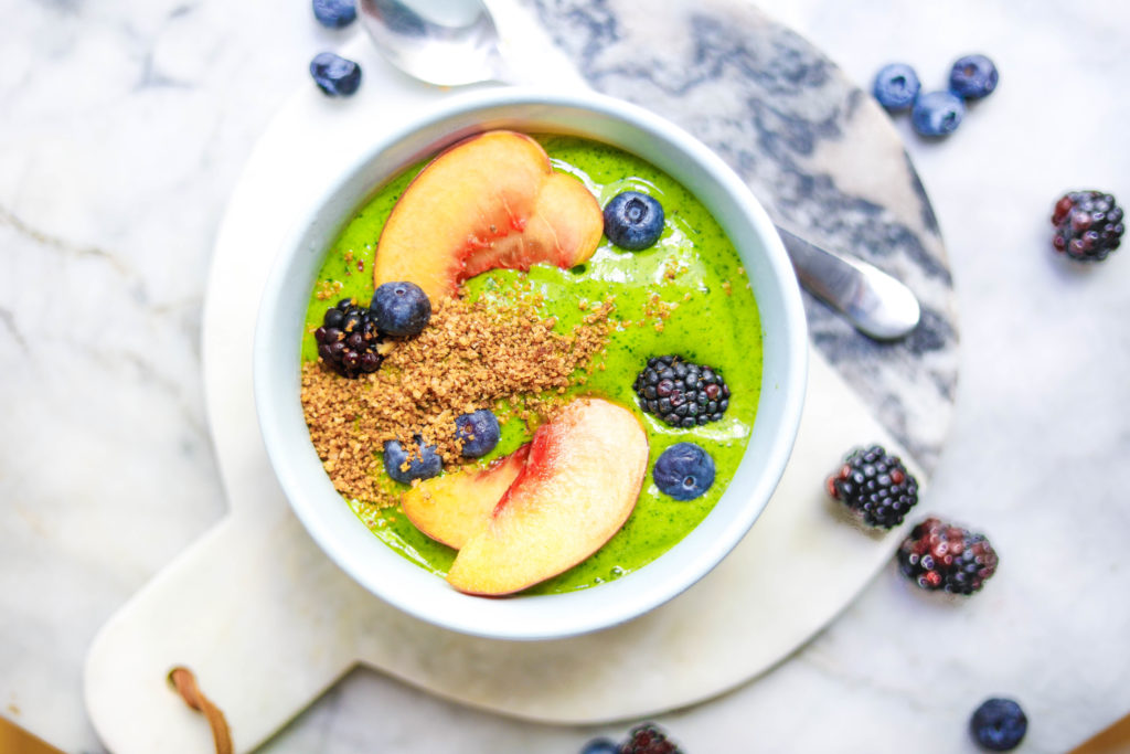 green, smoothie, bowl, breakfast, food, healthy, recipe, idea, easy, simple, quick, cheap, fruit, frozen banana, granola,